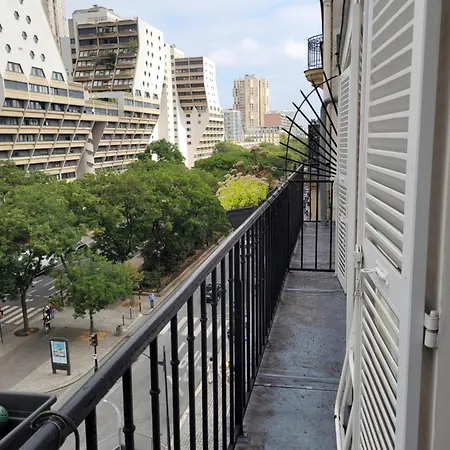 Studio Lumineux Avec Balcon * Paris
